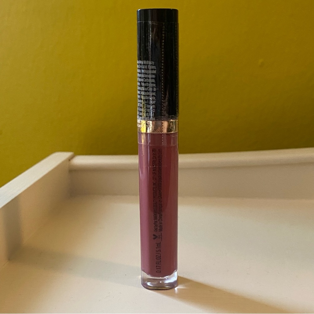NWT Black Radiance “Berry Naked” Perfect Tone Matte Lip Crème Lip Gloss
